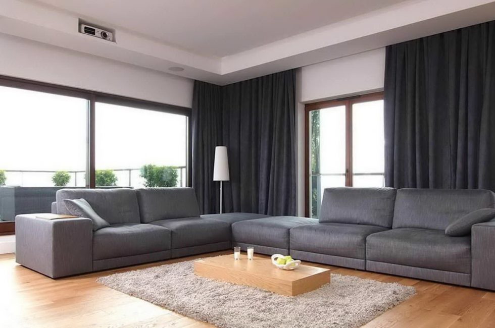 Cortinas de veludo como um magnífico destaque no quarto