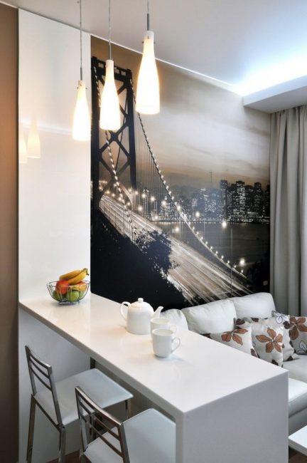 Νύχτα πόλη στο δωμάτιο για τους επισκέπτες