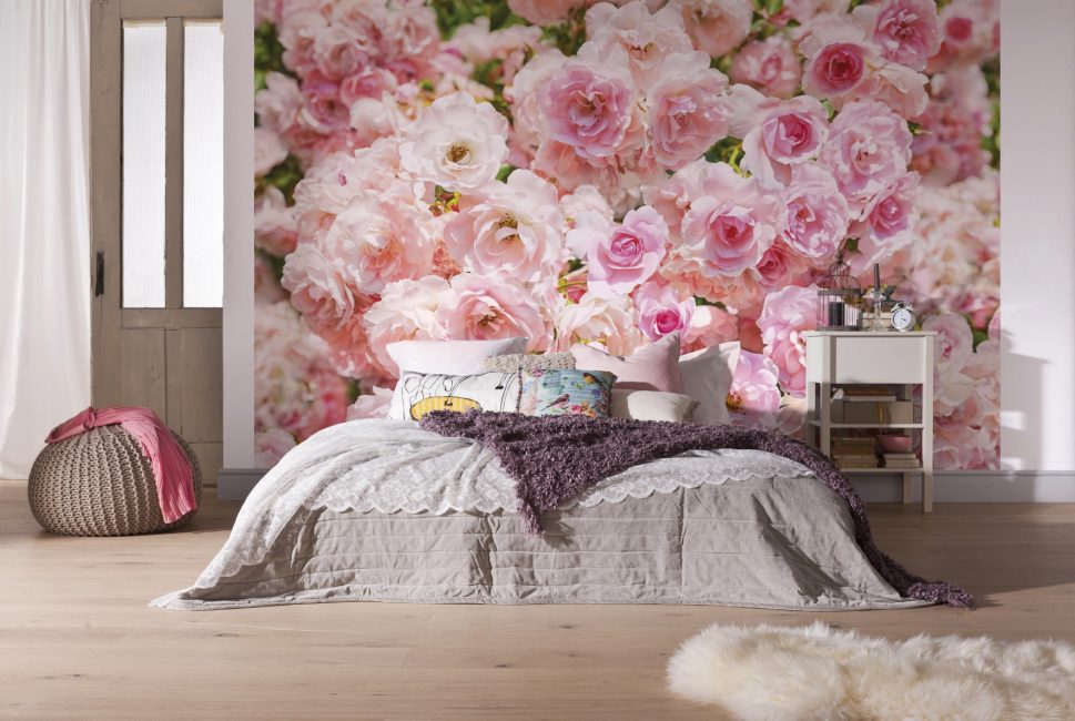 Οι Roses τονίζουν όλη την αισθητική και το ρομαντισμό της κρεβατοκάμαρας.