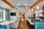 Interior da cozinha combinado com a sala de estar (mais de 180 fotos): truques de design e segredos de posicionamento
