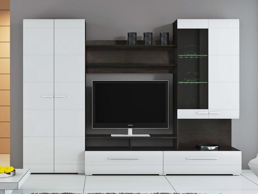 Se a sala é grande, então a escolha de modelos que se encaixam perfeitamente e vai parecer muito grande