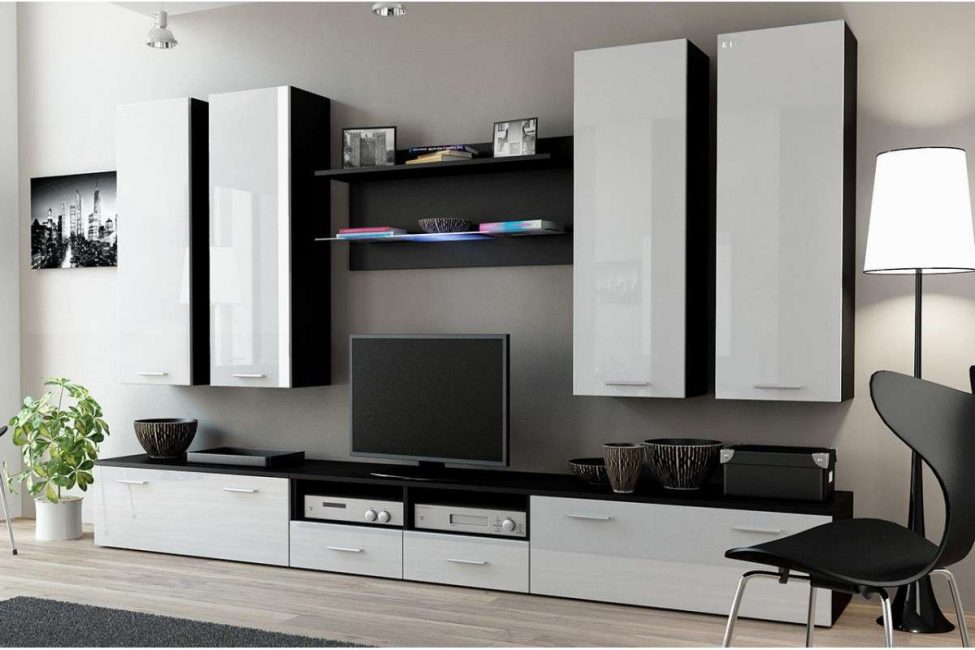 Branco perfeito com preto