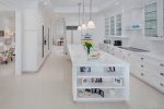 Como uma cozinha branca com uma bancada branca transforma o interior? 145+ Estilos de foto e variações de soluções de design