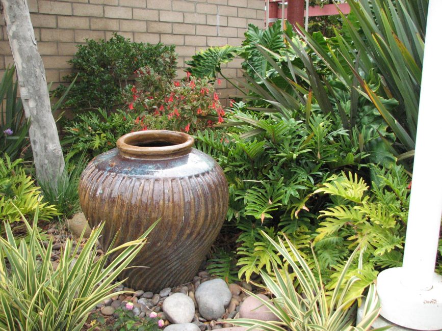 O jardim mediterrânico é uma mistura de tradições romanas, gregas antigas e modernas.