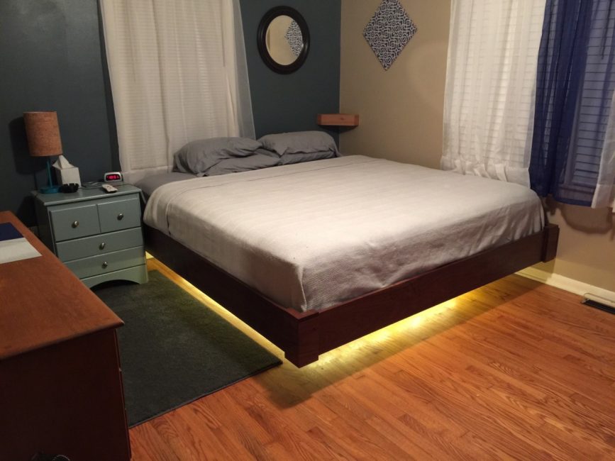 Iluminação de uma cama para a leveza do espaço