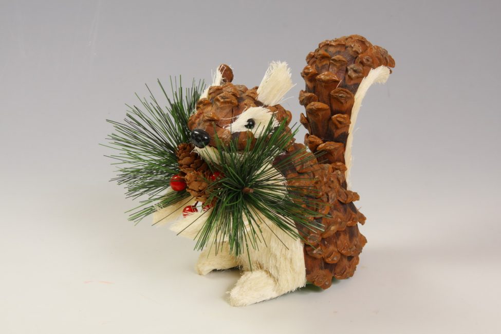 Use decorações diferentes da árvore de Natal e torne-a mais original.