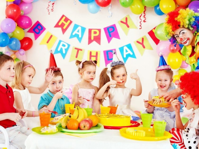 Como decorar o quarto para o aniversário da criança com as próprias mãos? (180+ Idéias Fotográficas) Nós fazemos dependendo das necessidades de idade