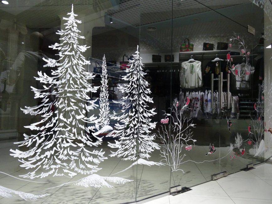 Divisórias de vidro decoradas com tema de inverno