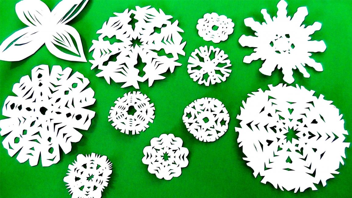 Uma variedade de flocos de neve para criar uma atmosfera festiva