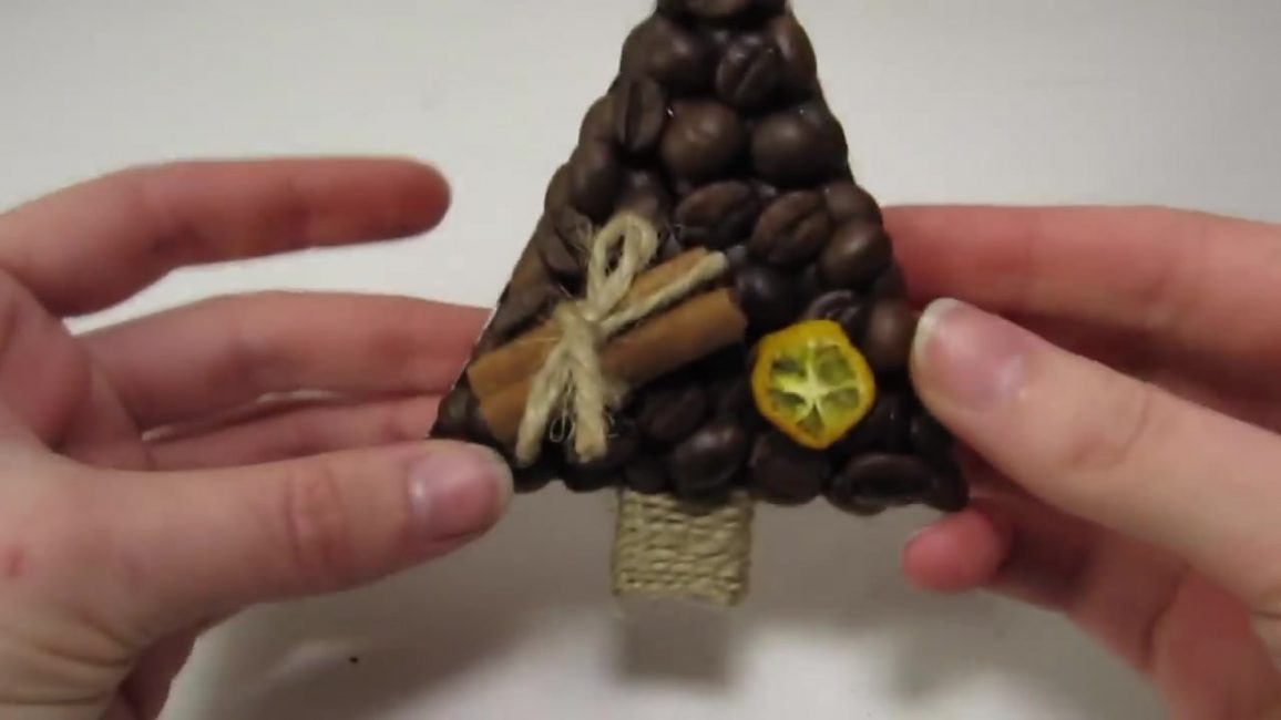 Decore com frutas secas e canela