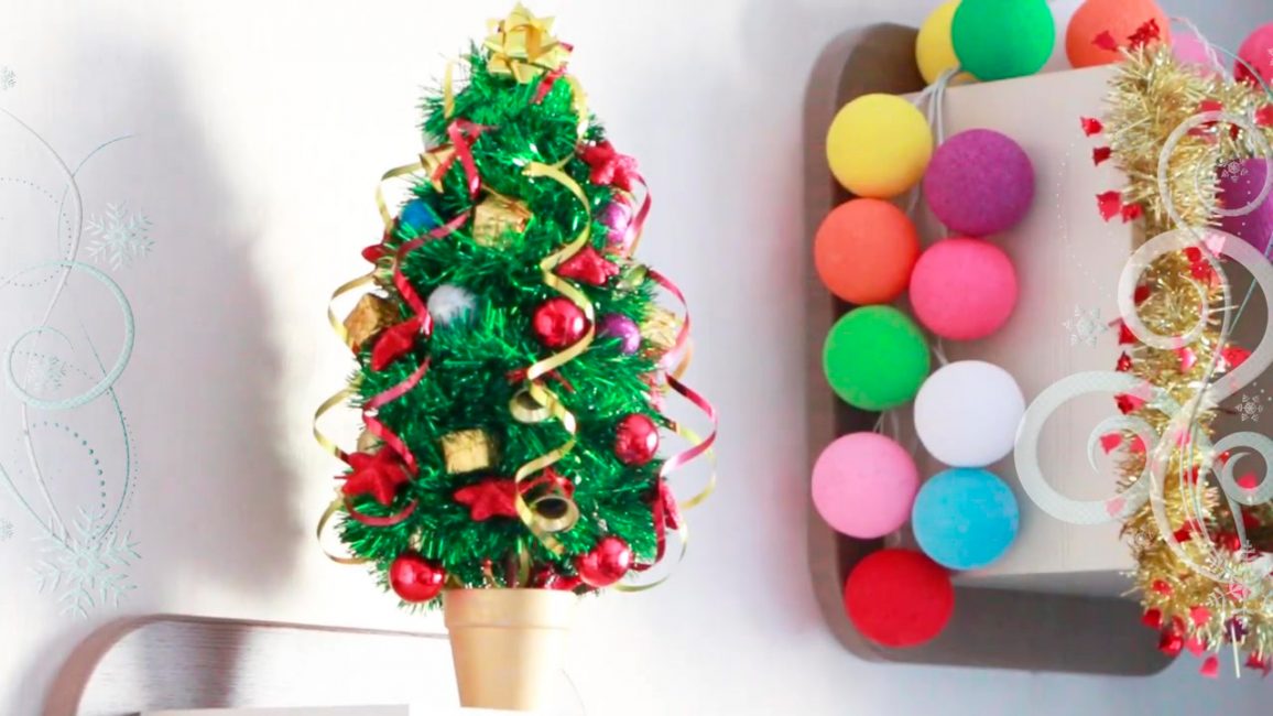 Árvore de Natal compacta para interior de casa