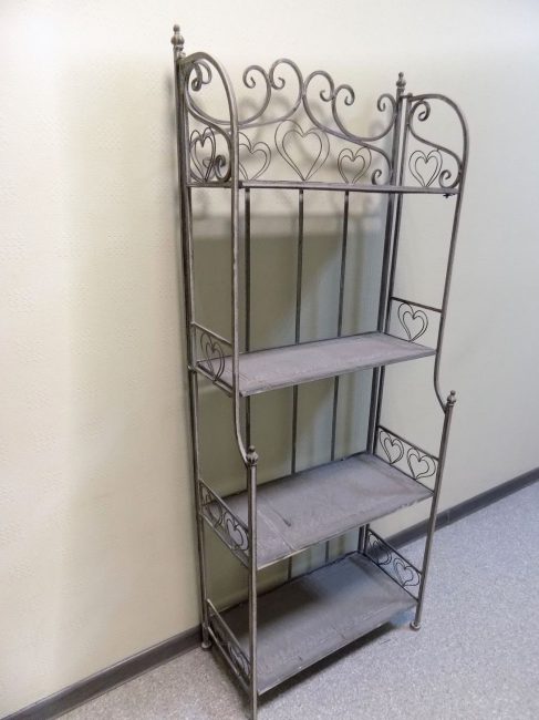Estante de estilo provençal