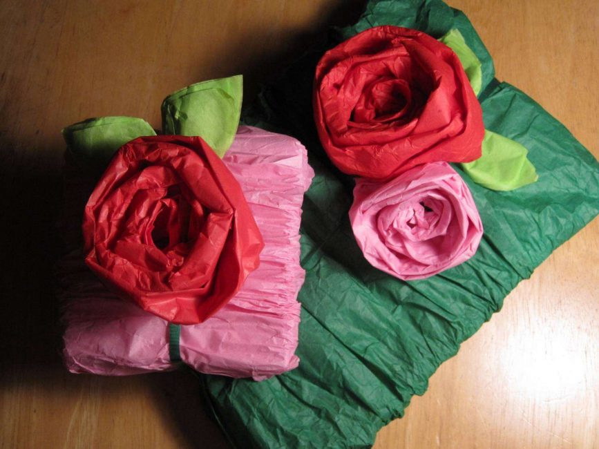 Um presente com uma decoração com as próprias mãos