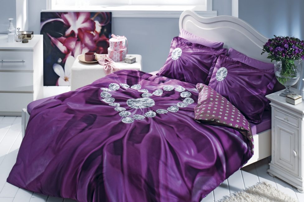Escolha roupas de cama vivas e brilhantes