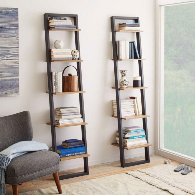 Cremalheira articulada na forma de uma escada como um elemento funcional da decoração