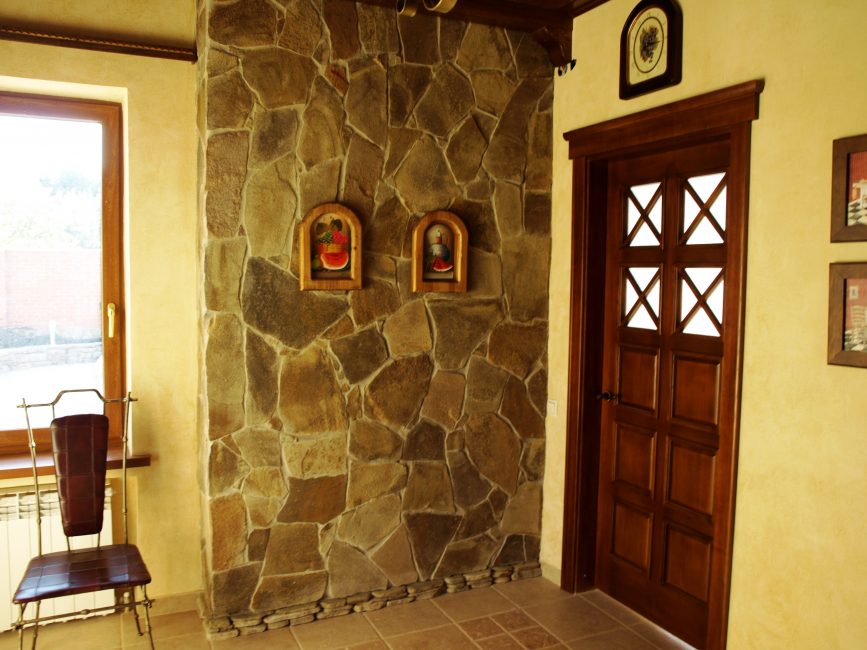 Guarnição de pedra