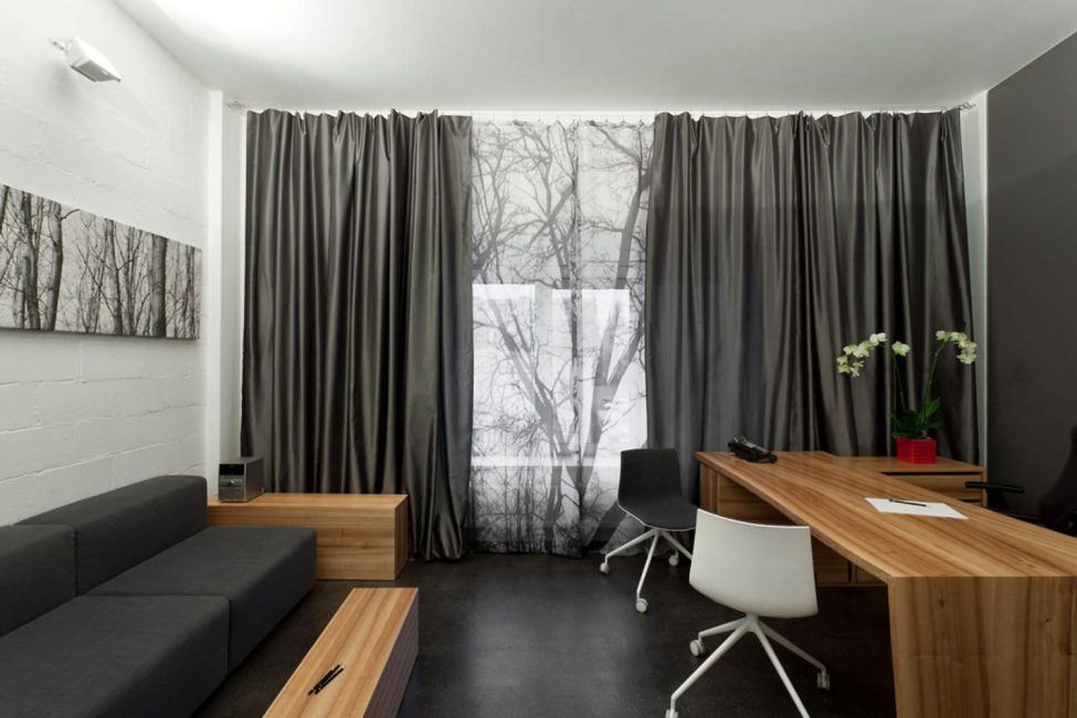 Têxtil transforma a sala, enfatiza o estilo escolhido, equilibra a severidade do design conciso