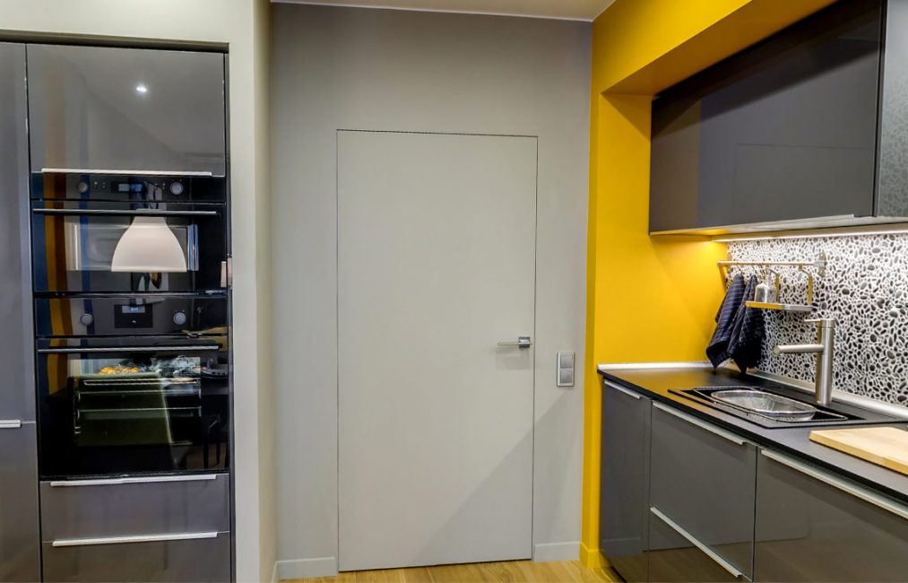 Uma versão simples das portas para a cozinha