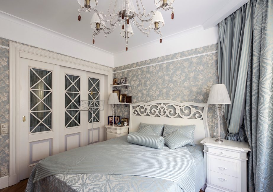 A cor provençal é perfeita para o quarto.