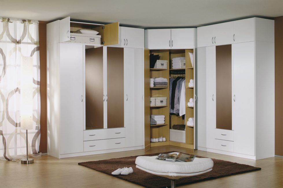Design espaçoso para um quarto grande