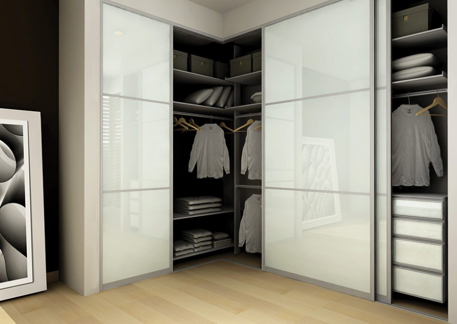Modelo perfeito quarto preto e branco
