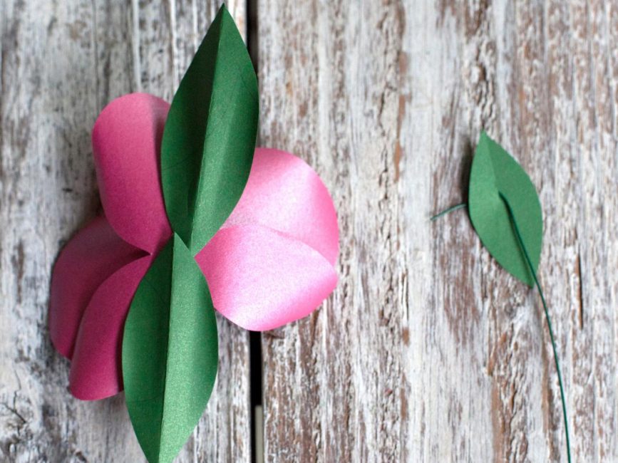 Anexar o fio e as pétalas para a flor