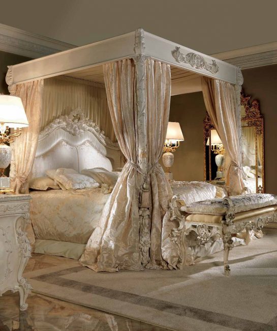 Cama confortável em estilo histórico