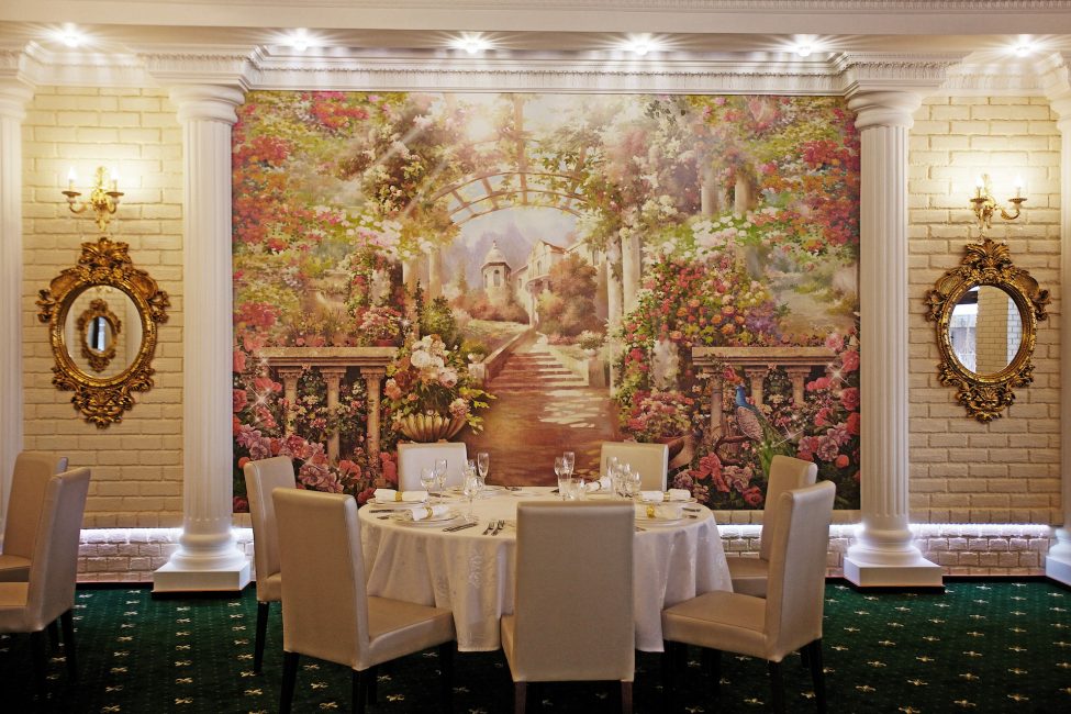 Acento brilhante no interior do restaurante