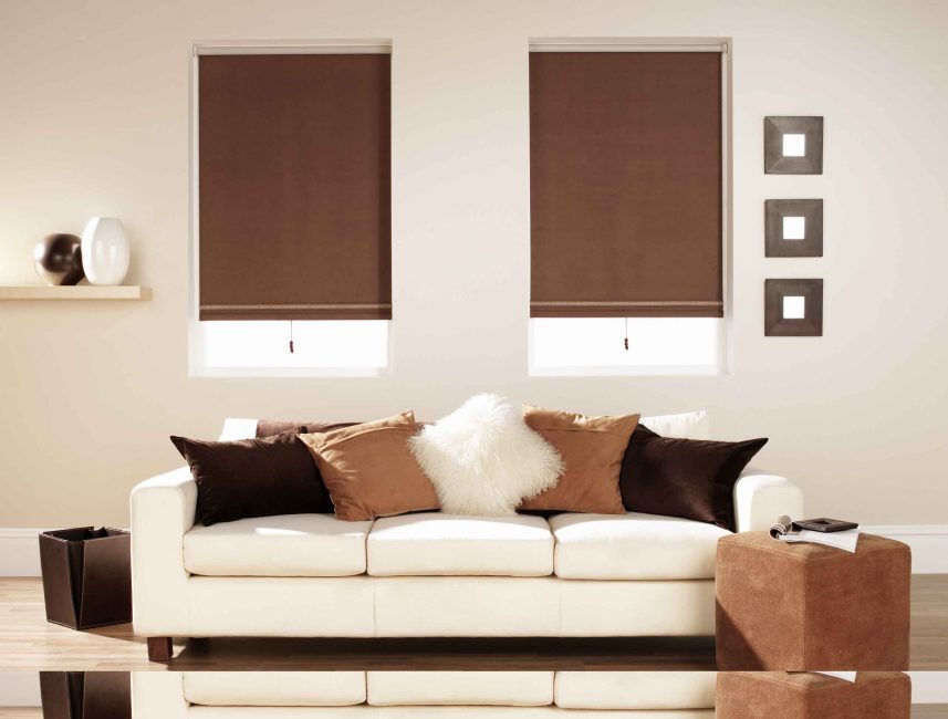 Brown é perfeito para um interior bege.