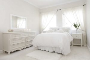 Quarto de design em estilo moderno (125 + fotos) - Cortinas brancas / papel de parede / guarda-roupa. Como não exagerar com uma escolha?