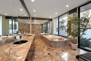 Decoração de casa de banho com pedra artificial: lavatório, bancada, prateleiras. Recursos de uso de material