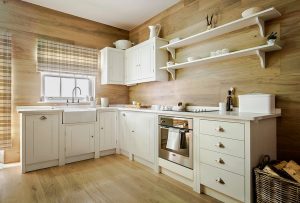 Como fazer uma cozinha de madeira As mãos (mais de 210 fotos): Escolhendo móveis para design elegante