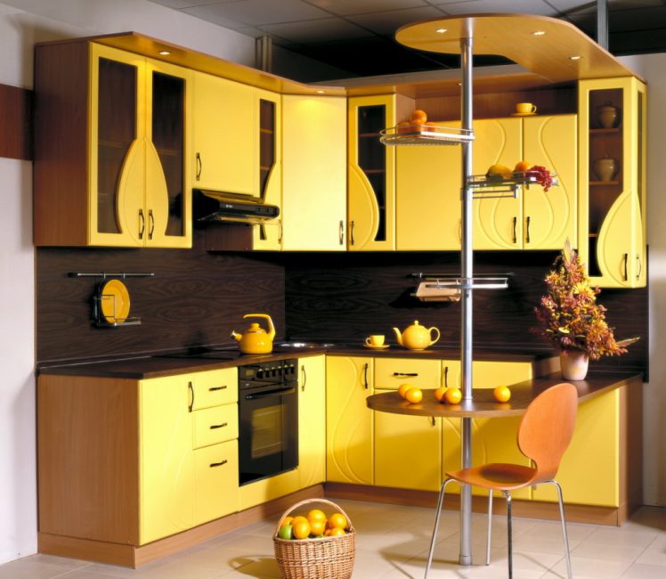 Amarelo significa criatividade e crescimento.