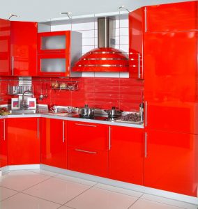 A magia da cor que afeta nossa percepção do interior: Design de uma cozinha vermelha em cores brilhantes (mais de 115 fotos)