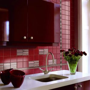 A magia da cor que afeta nossa percepção do interior: Design de uma cozinha vermelha em cores brilhantes (mais de 115 fotos)