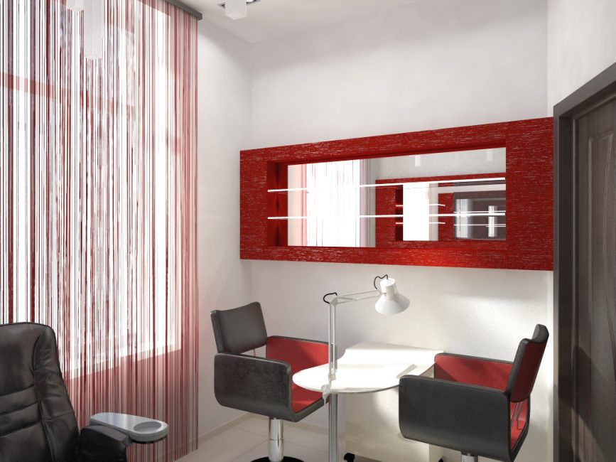 No interior da sala de manicura