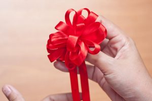 Como fazer uma flor a partir de uma fita Fazer as suas próprias mãos (mais de 90 fotos): Aulas Master simples para criar um Bud bonito