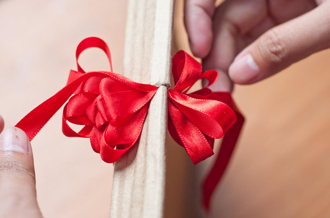 Como fazer uma flor a partir de uma fita Fazer as suas próprias mãos (mais de 90 fotos): Aulas Master simples para criar um Bud bonito