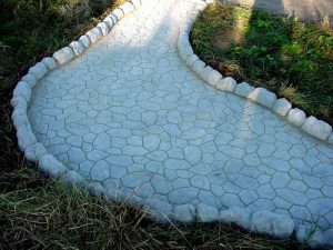 Passarelas no país de telhas de pavimentação - Design de um belo pátio (120+ fotos)