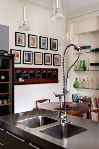 Como pendurar as fotos certas no interior da cozinha - 205+ (Foto) Idéias elegantes e bonitas