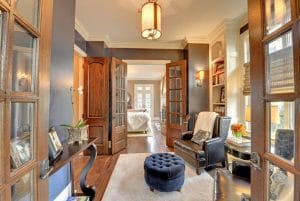 Portas interiores no interior do apartamento (305+ fotos): opções elegantes e modernas