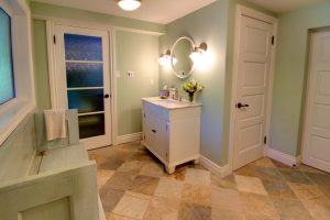 Portas interiores no interior do apartamento (305+ fotos): opções elegantes e modernas