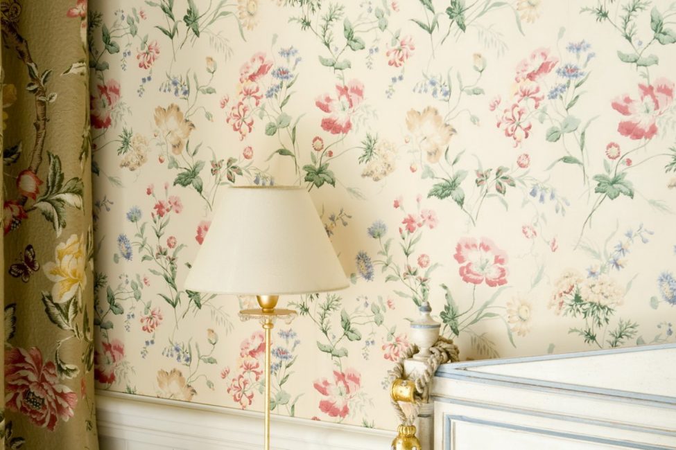 Para o ornamento é melhor escolher uma estampa floral.