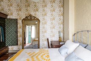 Papéis de parede em estilo provençal: Regras de design de sala (mais de 150 fotos). Como tornar o interior realmente francês?