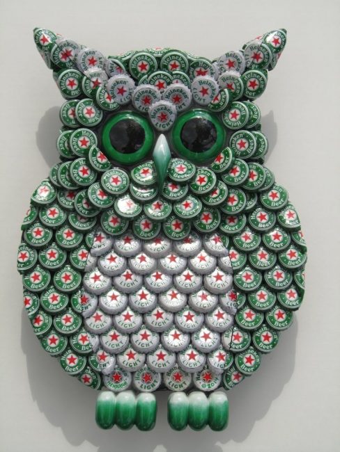 Coruja de boné de cerveja