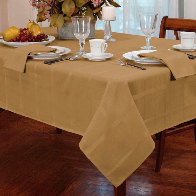 Melhorar o interior ajudará toalhas de mesa