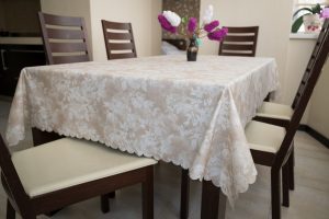 Experimentando com toalhas de mesa em cima da mesa: 265+ Fotos de opções bonitas e modernas (silicone, transparentes, a céu aberto)