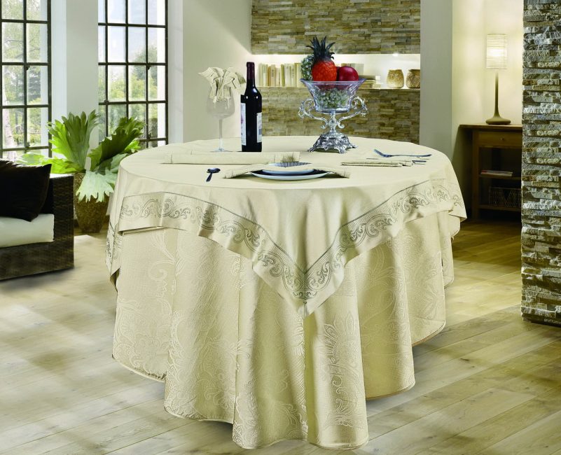 Para servir com toalhas de mesa usando guardanapos