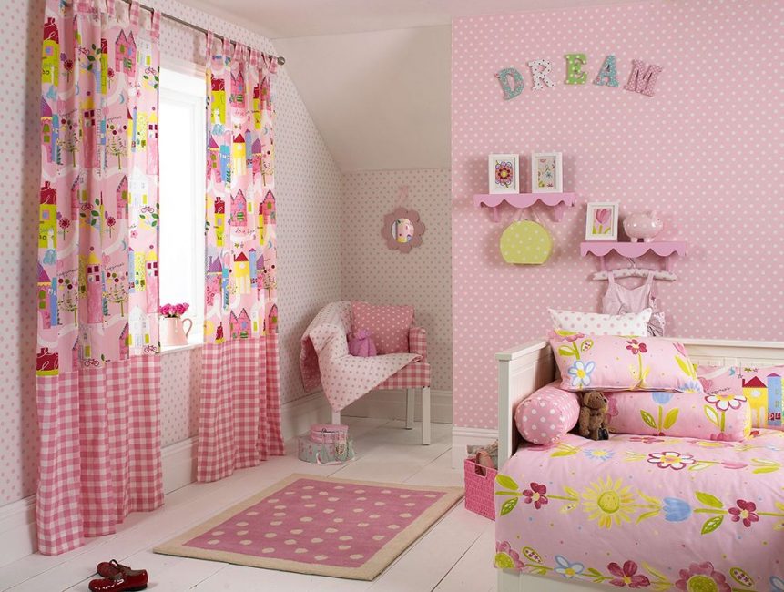 Quarto rosa para uma princesinha