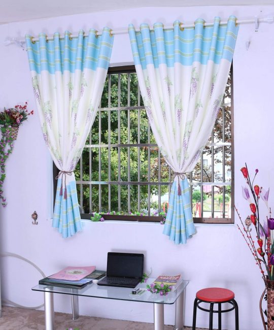 Essas cortinas são colocadas em cozinhas, banheiros.